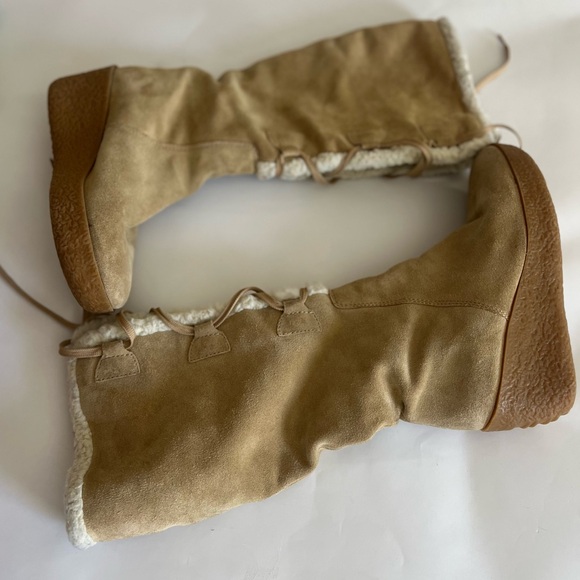 Michael Kors Tan Suede Winter Boots - Picture 1 of 13